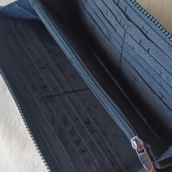 Halston wallet - Picture 11 of 16